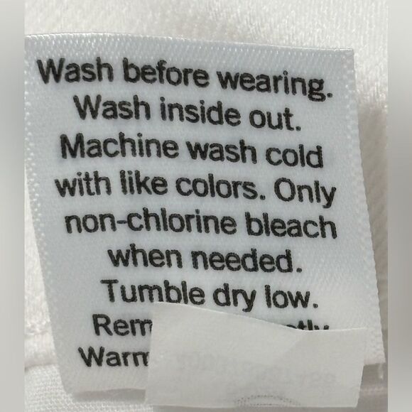 NWT Croft & Barrow Mid-Rise Cropped White Pants Jeans Plus Size 16 Eyelet Hem - Picture 11 of 11